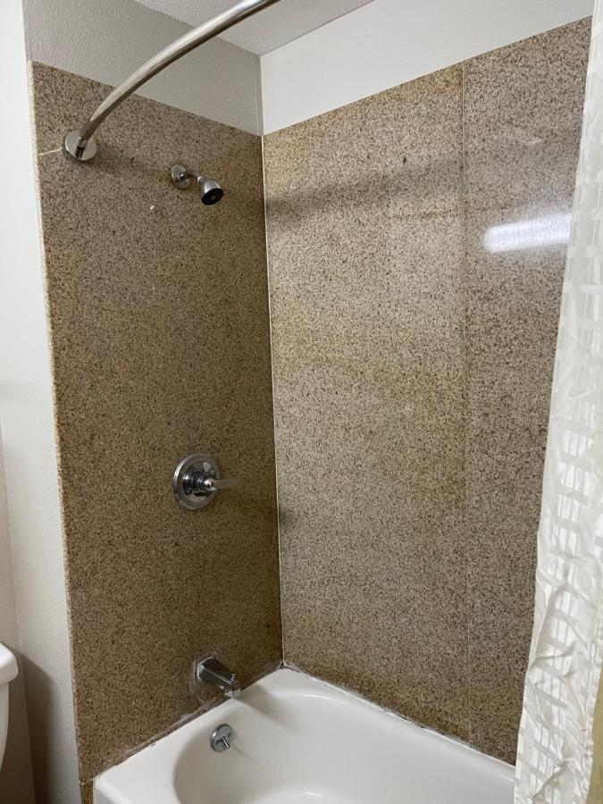 Budget Inn Monroe Bagian luar foto