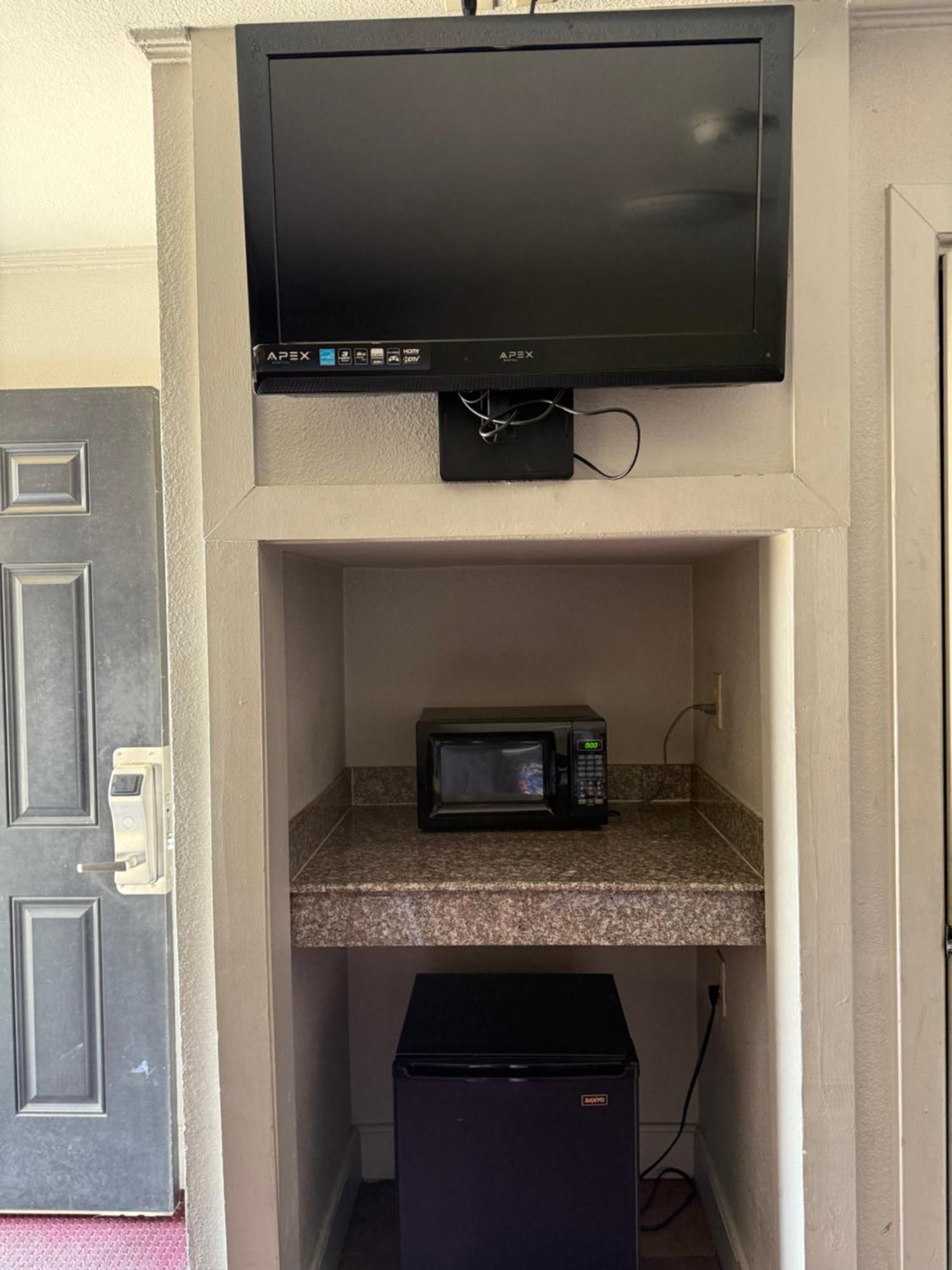 Budget Inn Monroe Bagian luar foto